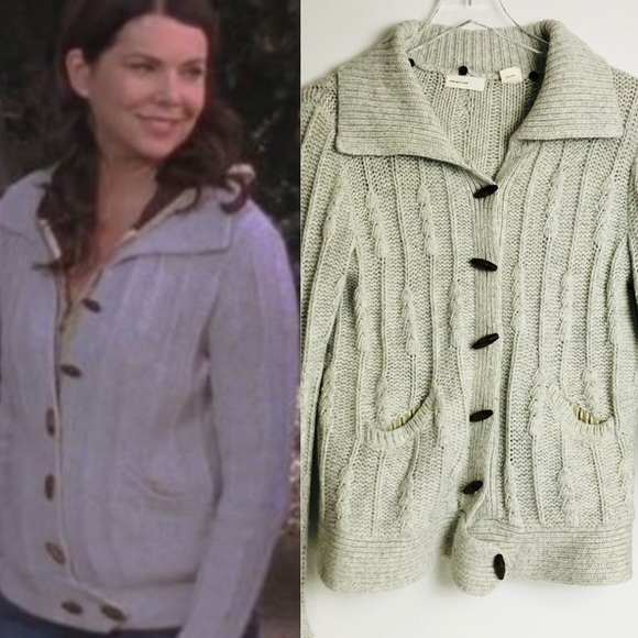 ASO Lorelai Gilmore in Gilmore Girls Toggle Sweater - Picture 1 of 5